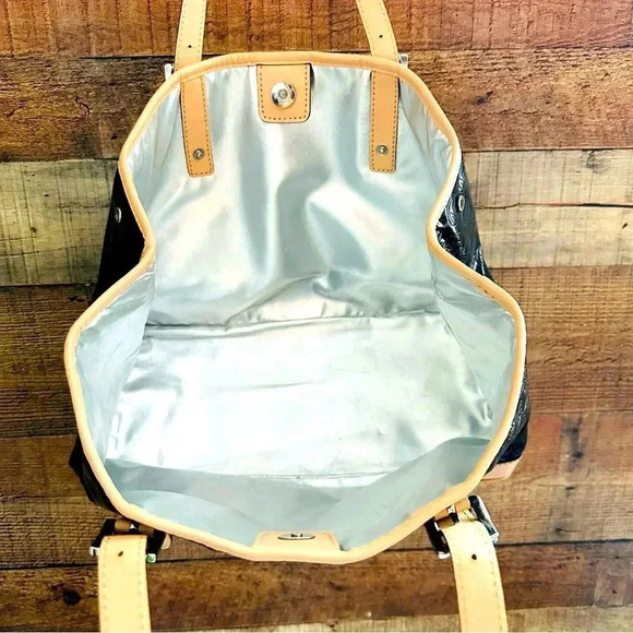 Micheal Kors Patent Leather Signature Large Tote - Picture 8 of 9